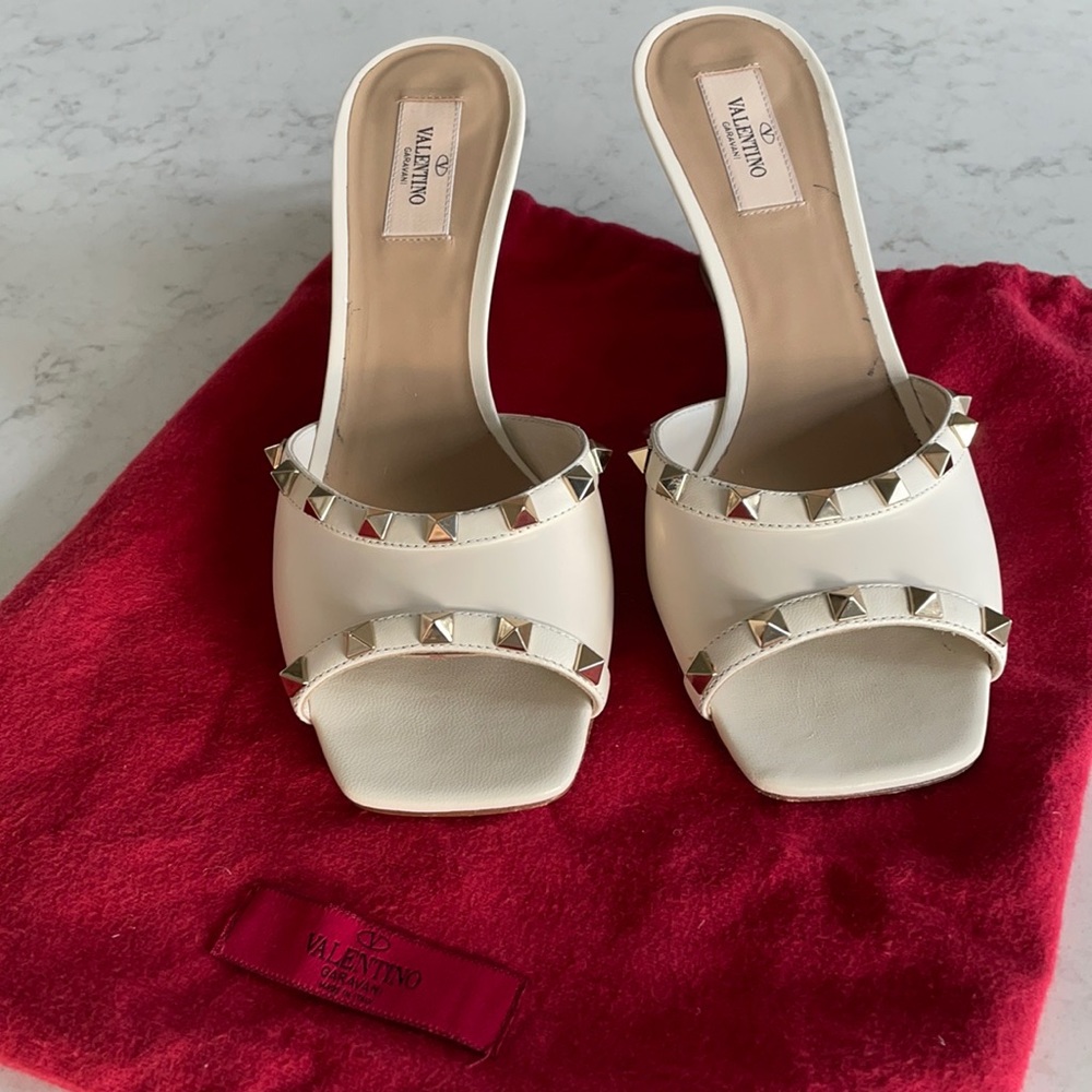 Valentino Rockstud  Ivory wedge